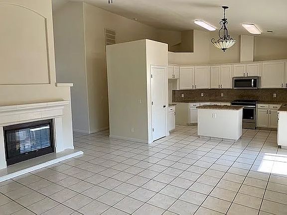 5th image of 2885 E Deyoung Dr