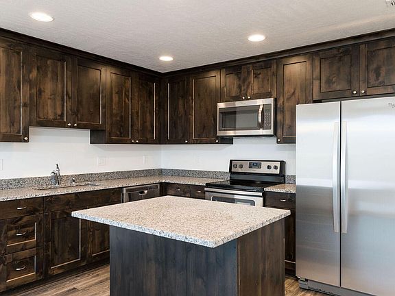 3rd image of 6910 Sully Ln