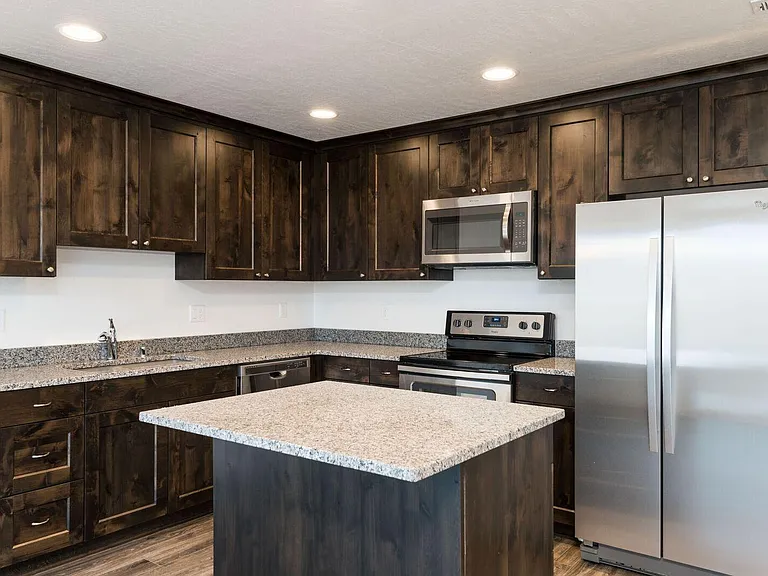 6910 Sully Ln — Photo 3