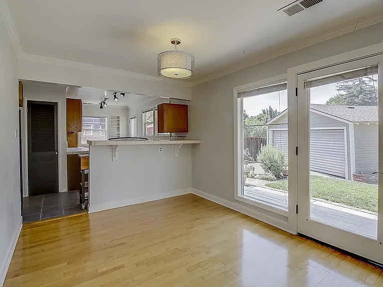 1393 Spencer Ave — Photo 8