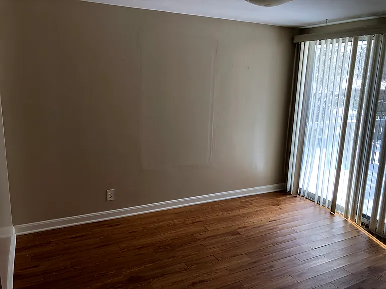 1361 Elmwood Ave SW — Photo 4