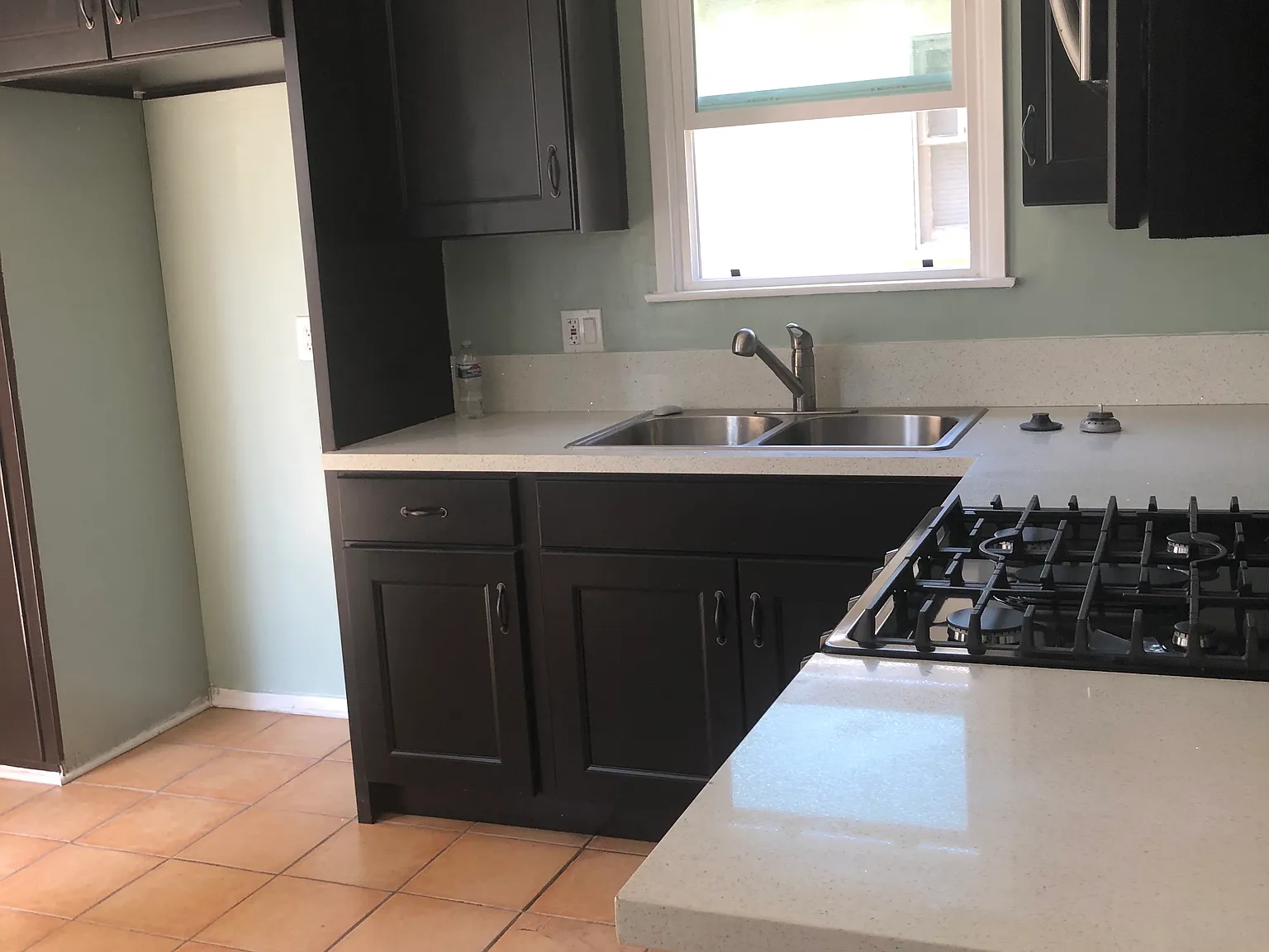 2 bed, 900 sqft, $2,300 — Photo 2