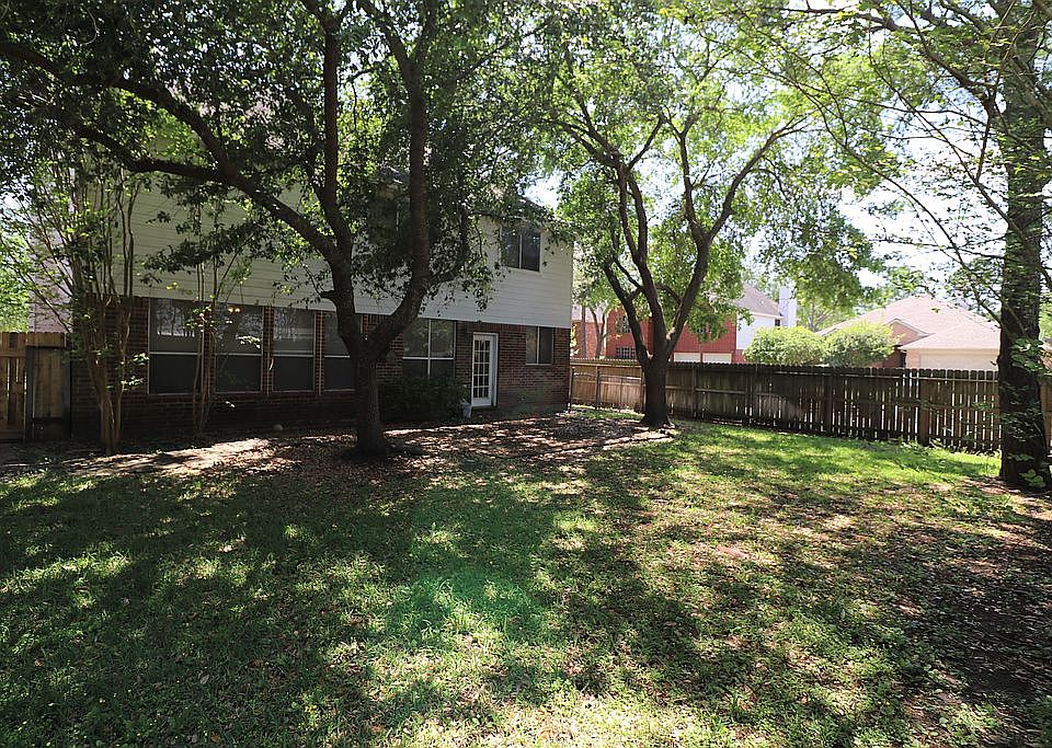 2nd image of 2126 Hickory Trail Pl