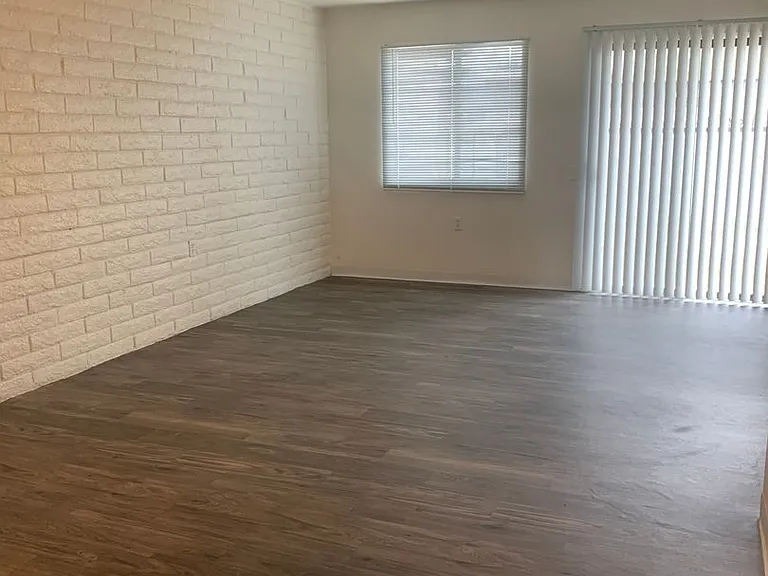 Taylor Heights Apartments — Photo 37