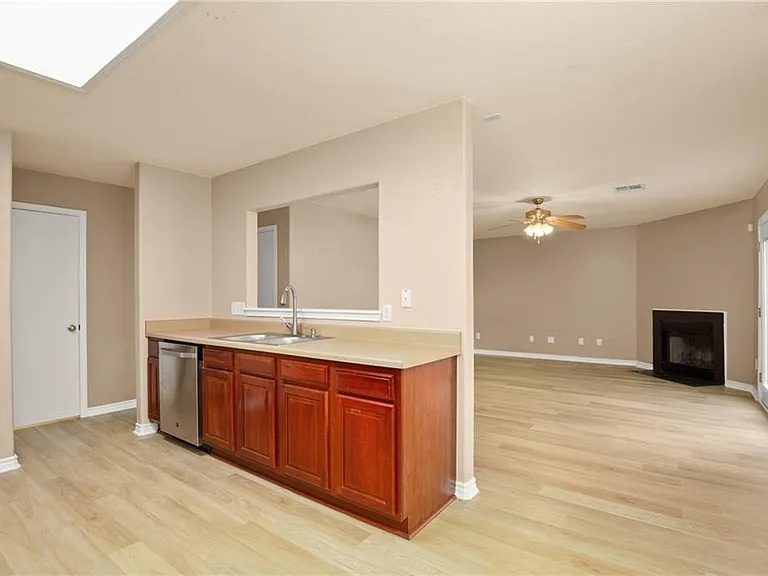 2204 Cottontail Dr — Photo 8