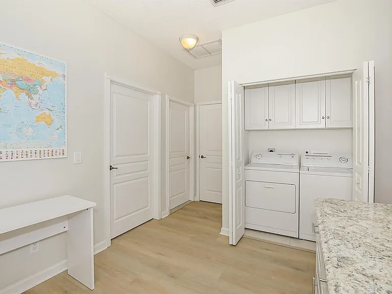 649 NE Bent Paddle Ln — Photo 30