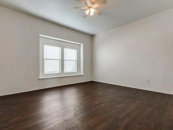 5th image of 1613 Castle Creek Dr