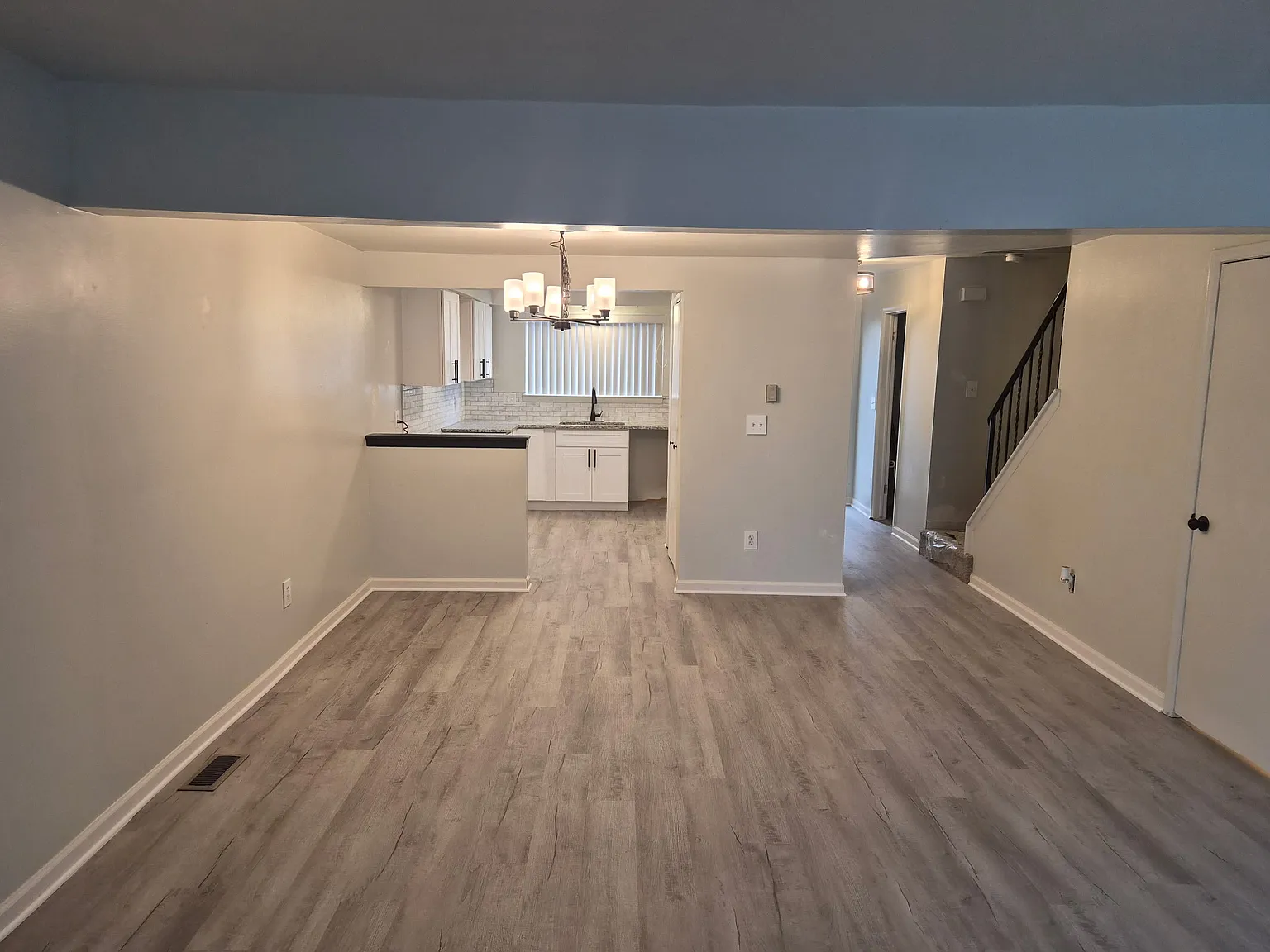 2 bed, 2.5 bath, 1500 sqft, $2,100 — Photo 4