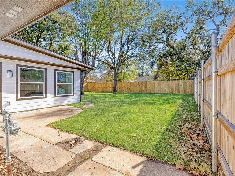 9603 Emnora Ln — Photo 20