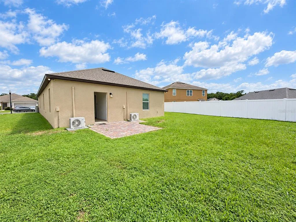 5 bed, 4.0 bath, 1872 sqft, $2,500 — Photo 3