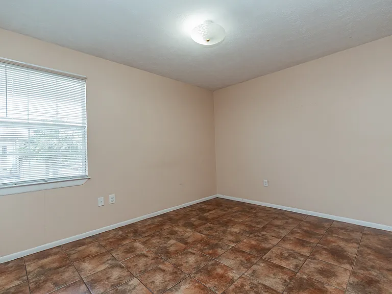 719 S Berthe Ave #8 — Photo 9
