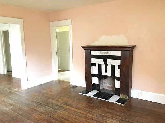 2nd image of 1129 Carolina Ave