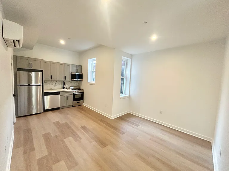 2725 W Girard Ave #2F — Photo 1
