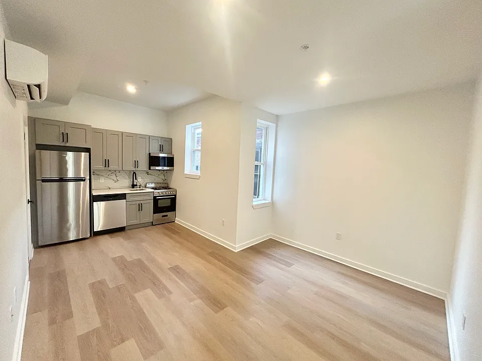 2725 W Girard Ave #2F