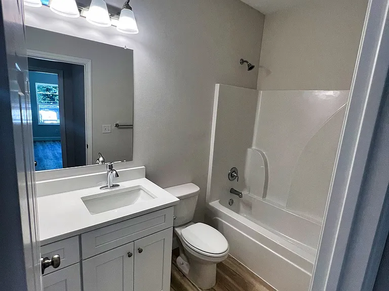 182 Madison St #B — Photo 11