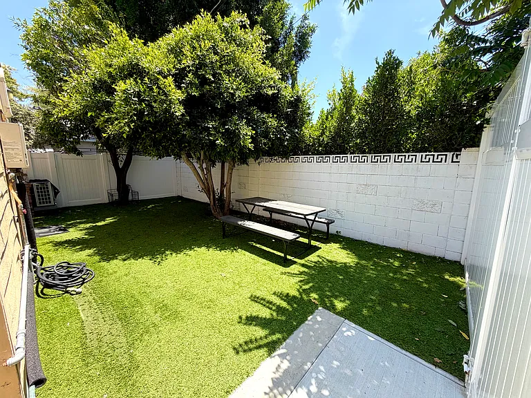 5653 Buffalo Ave — Photo 6