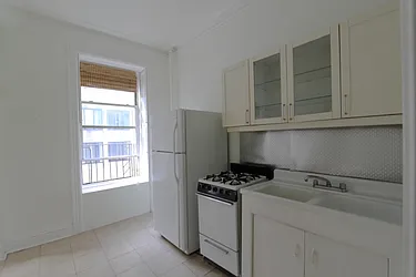 Rented by ROOM Real Estate