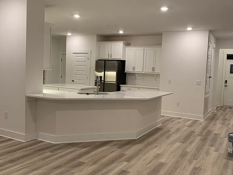 222 Bronze St — Photo 4