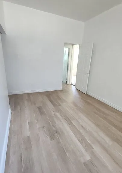 10420 S Broadway #1 — Photo 2