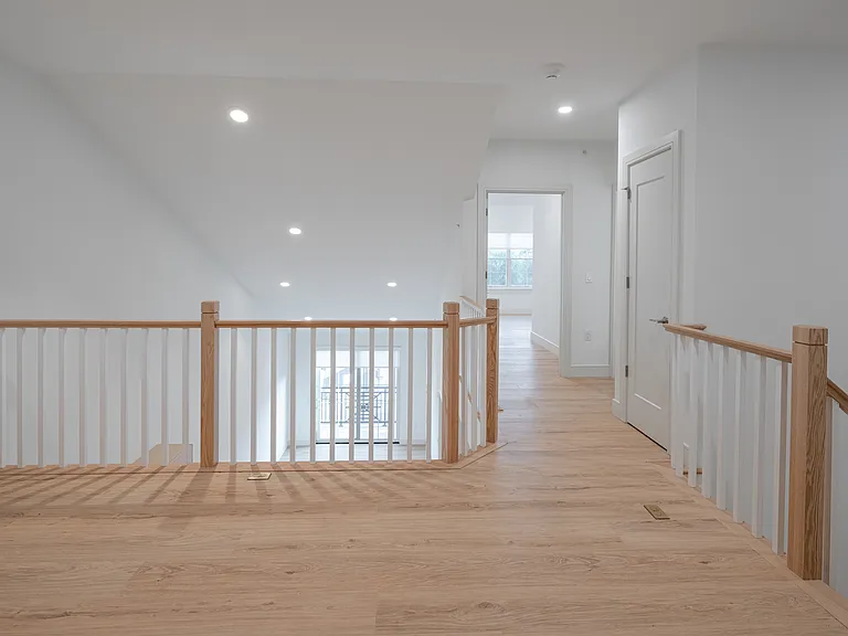 Duplex upper level