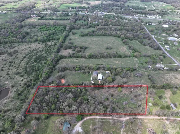 Spruce Dr, Goodman, MO 64843