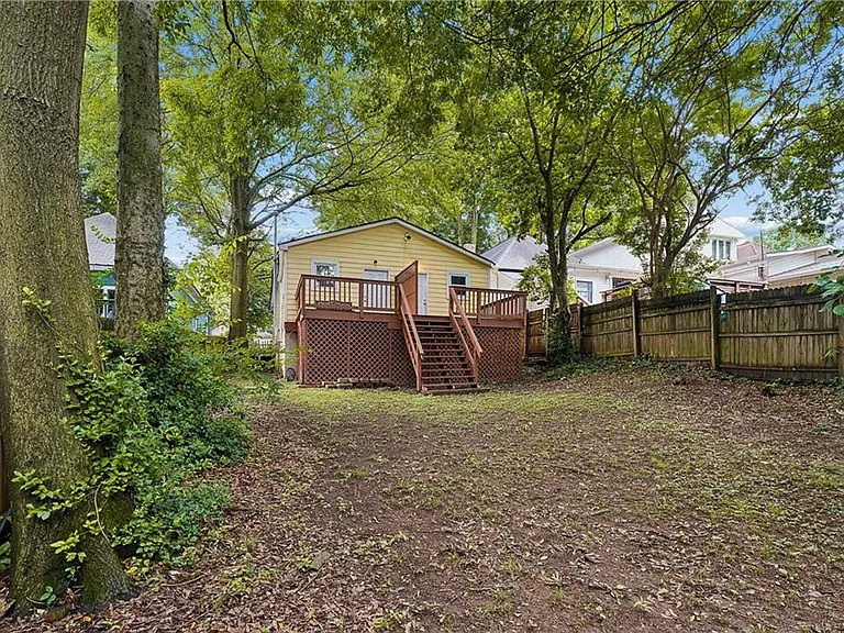 652 Bryan St SE #A — Photo 18