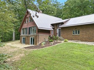 18 Hillcrest Dr, Little Hocking, OH 45742