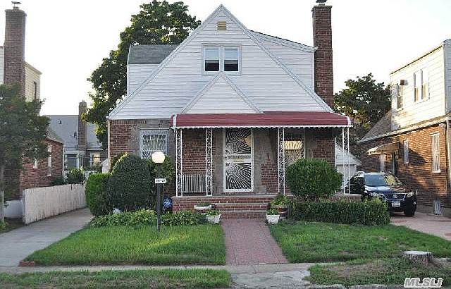 1st image of 11922 223rd St