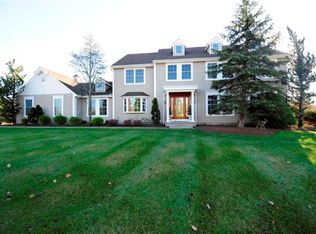 12 Hampton Hollow Dr, Millstone Township, NJ