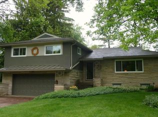 2582 Fishinger Rd, Columbus, OH 43220