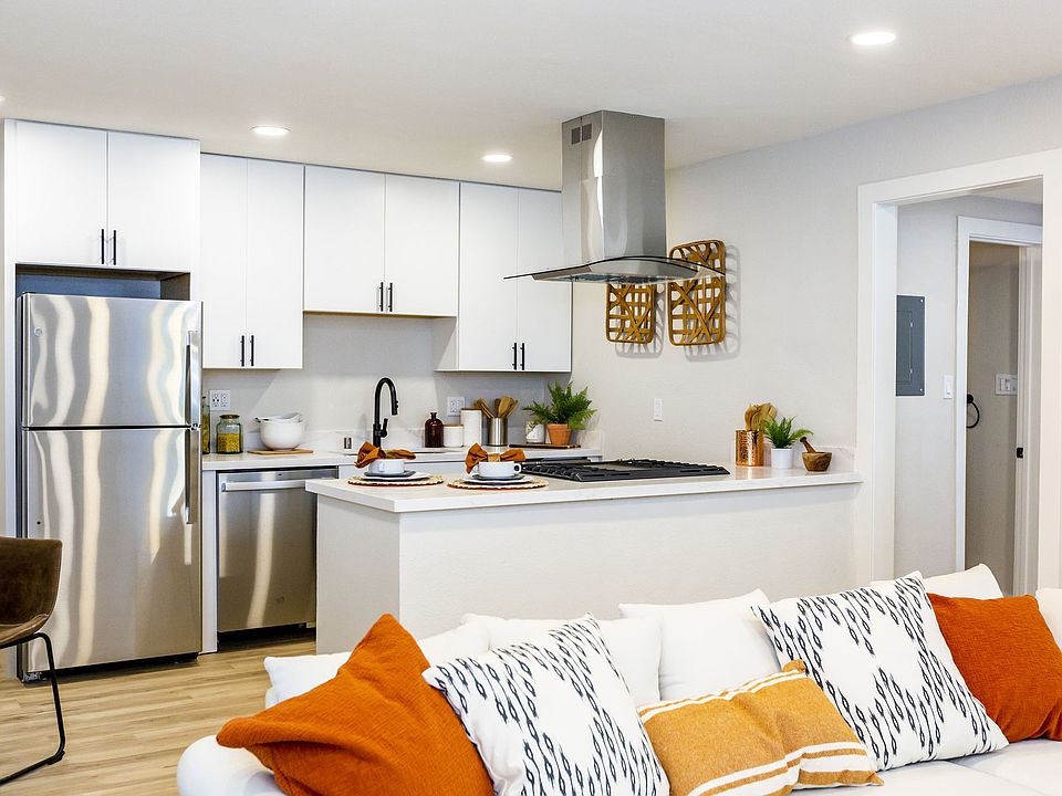 Kitchen & Living Room Flow