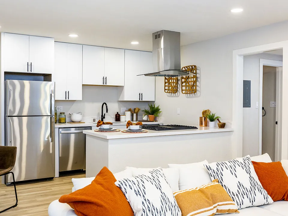 Meadowbrook Apartments