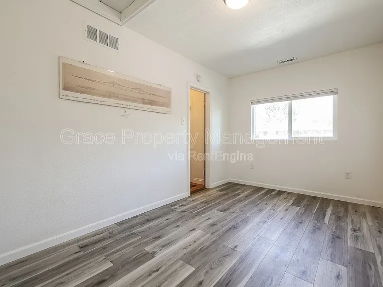 2856 Elm St — Photo 12