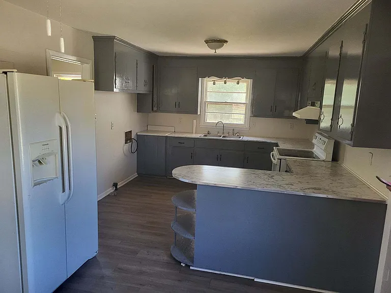 3813 Wyatt St — Photo 5