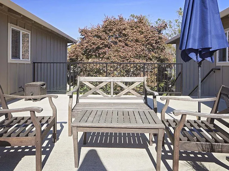 California Oaks Apartments — Photo 13