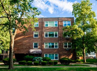 910 Washington St APT 2C, Evanston, IL 60202
