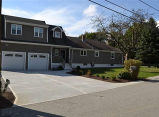 266 Angell Rd, Lincoln, RI 02865