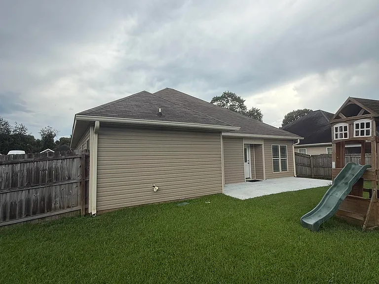 100 Weston Cv — Photo 24