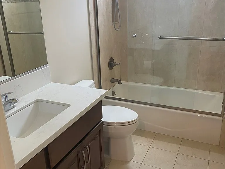2704 W Grand Ave #B — Photo 13