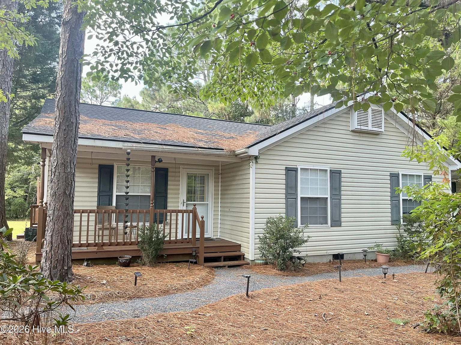 2 bed, 1.0 bath, $1,600 — Photo 2