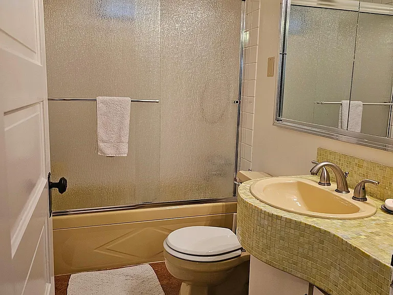 307 NE Graham St — Photo 27