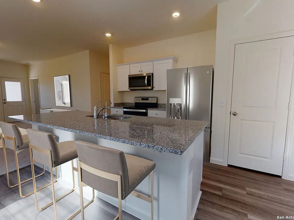2nd image of 10505 Harlequin