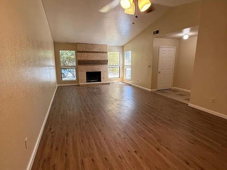 2816 Windsong Ave — Photo 9