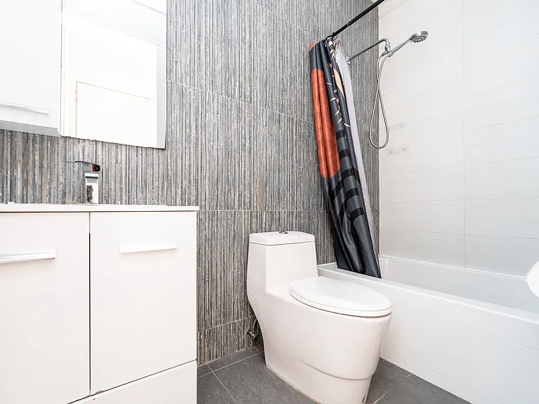 26 Catherine St #2L — Photo 3