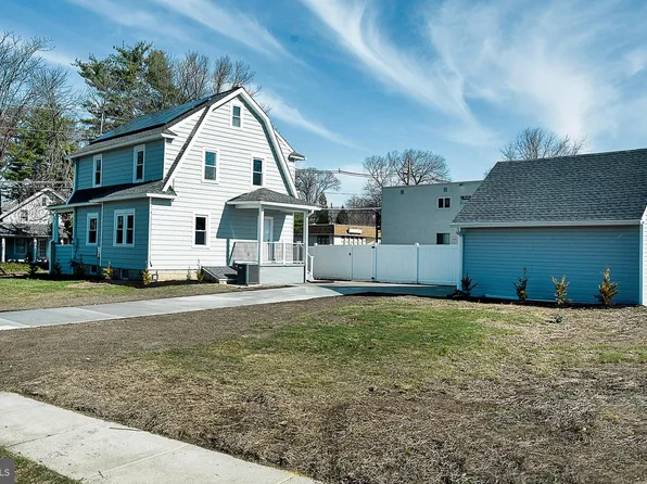 304 E Clements Bridge Rd, Runnemede, NJ 08078