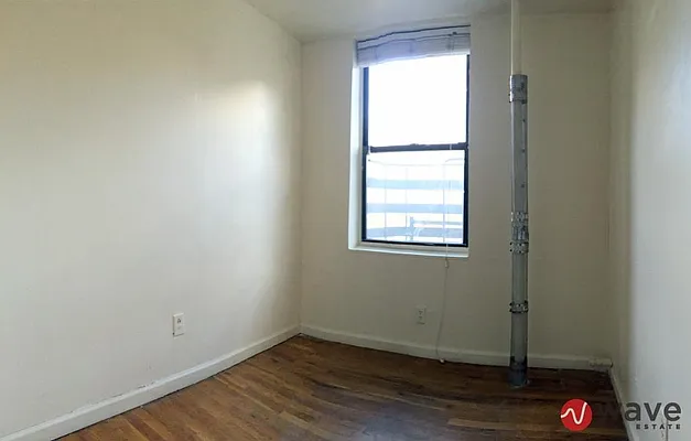 Rented by Wave Real Estate Group | media 16