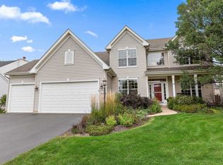 1833 Moorland Ln, Crystal Lake, IL 60014