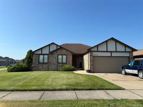 16776 Sarno Dr, Macomb, MI 48044