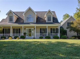 8401 Oak Meadow Dr, Kernersville, NC 27284