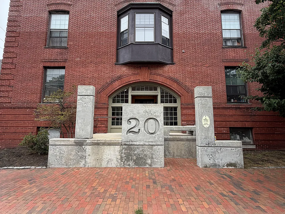 20 West St #5